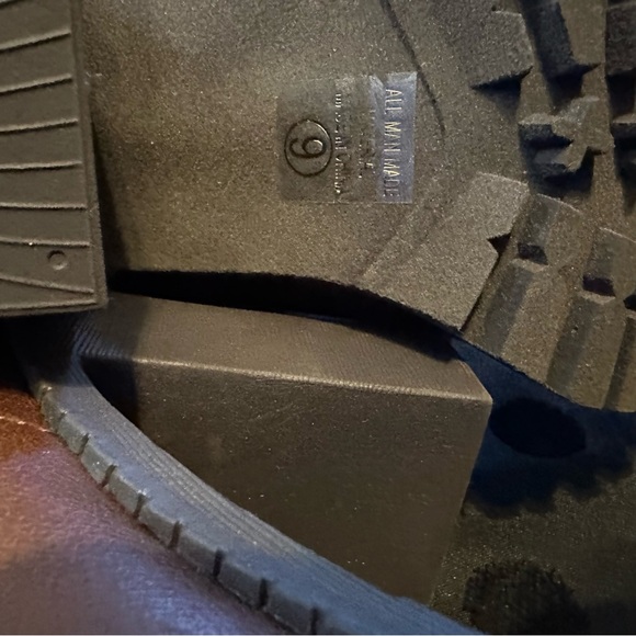 Soda Brown Ankle Boots with Block Heel - NWOB Size 9 - Picture 6 of 6